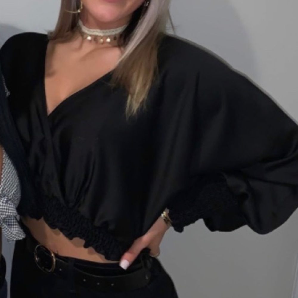 Black Low cut flowy fitted top